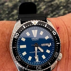 Seiko Vintage Diver. Blue Dial. Rotating Bezel. Day & Date. Automatic.